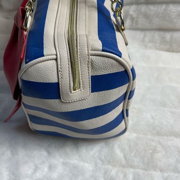 Betsey Johnson white and Bleu stripes Satchel with large red bow accent . - Picture 4 of 10